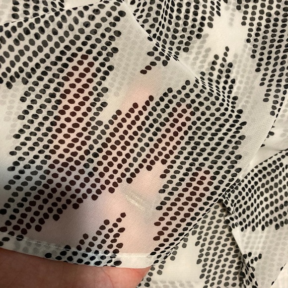 Black and white chevron top - Picture 3 of 3